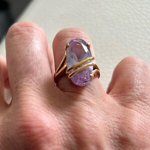 Elegant Vintage Gold and Purple Ring